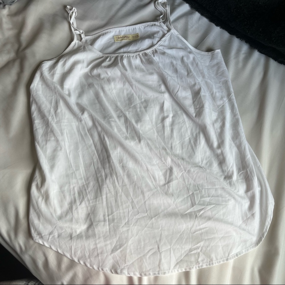 💜Faded Glory XL sheer white tank💜